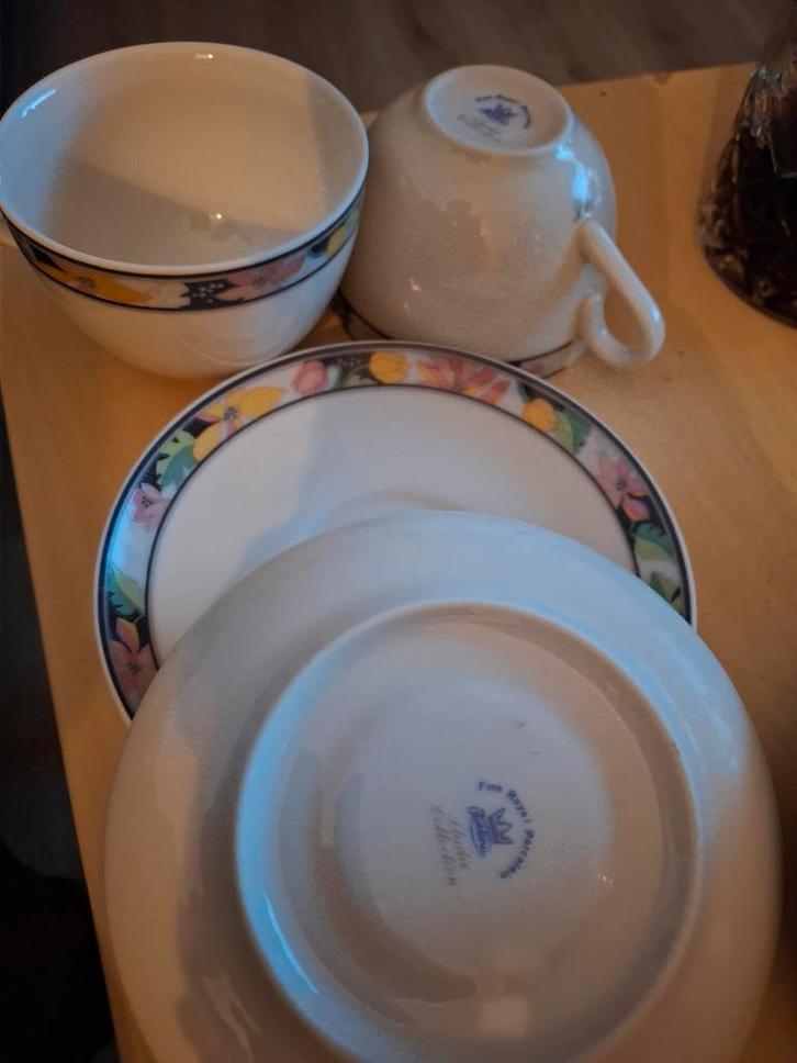 Douwe Egberts koffie kopjes nieuw in de doos, Huis en Inrichting, Keuken | Servies, Nieuw, Kop(pen) en/of Schotel(s), Porselein