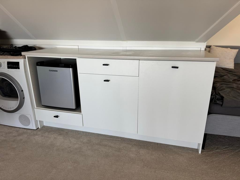 Compact keukenblok met koelkast goede staat, Huis en Inrichting, Keuken | Complete keukens, Ophalen, Gebruikt, Wit, Overige typen