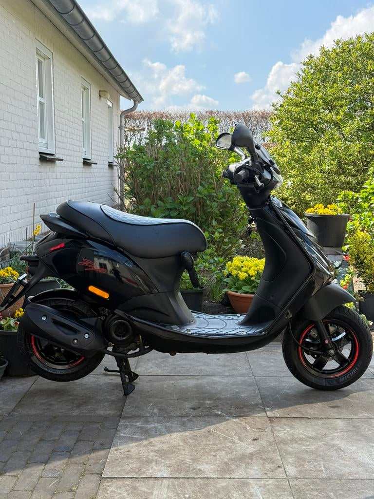 ⭐️Piaggio zip 4 takt SP-Line 2020 Brom zeer nette staat⭐️, Fietsen en Brommers, Scooters | Piaggio, Ophalen of Verzenden, Zo goed als nieuw