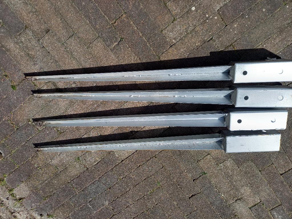 6 stalen paalvoeten, Tuin en Terras, Palen, Balken en Planken, Ophalen, Gebruikt, Minder dan 180 cm, Palen