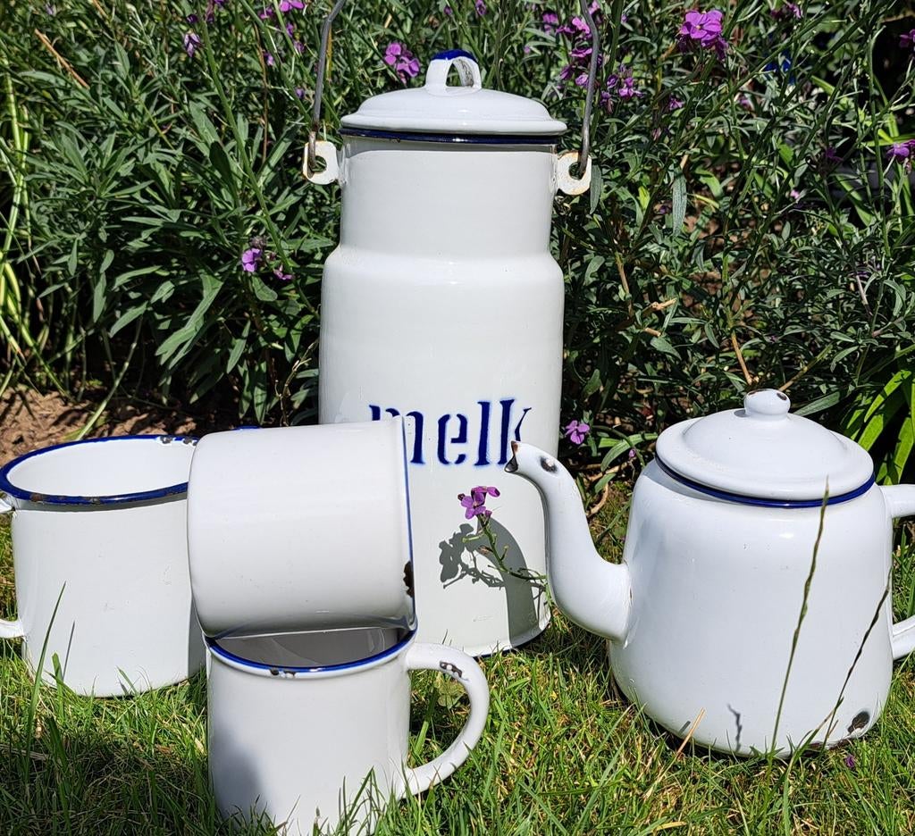 Witte emaille melkbus koffiekan maatbeker mokjes prijs pst, Antiek en Kunst, Ophalen of Verzenden