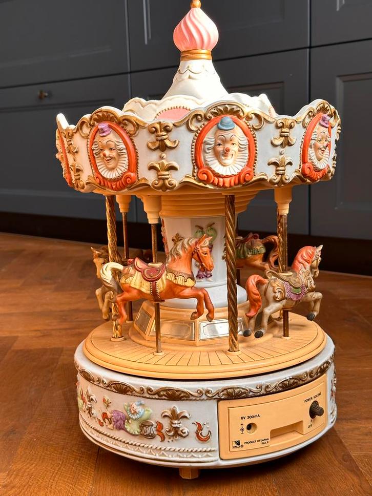 Vintage Carrousel Muziekdoos met Paardjes, Hobby en Vrije tijd, Overige Hobby en Vrije tijd, Gebruikt, Ophalen