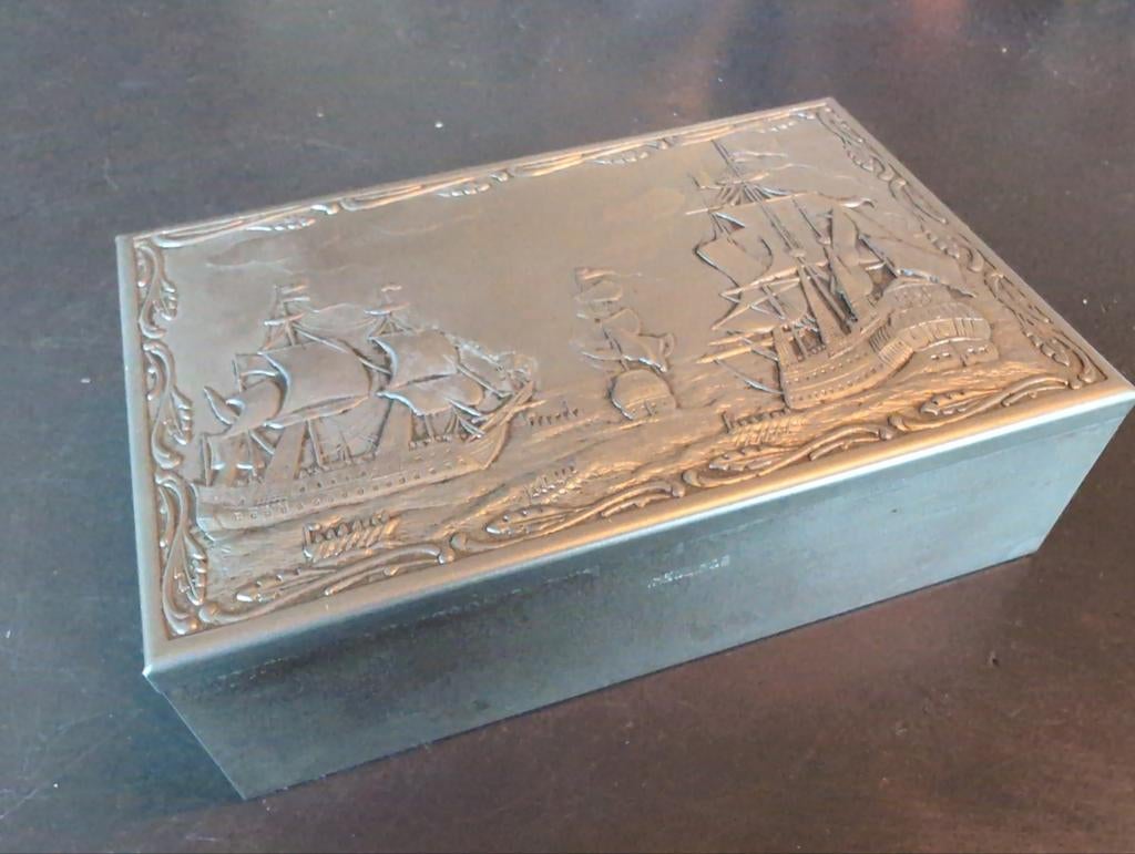 Metalen doosje Insulinde, Verzamelen, Ophalen of Verzenden, Zo goed als nieuw, Tabaksdoos of Verpakking