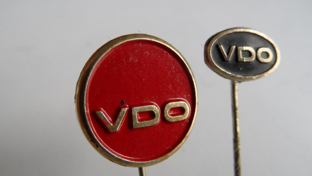 VDO kilometertellers voor bromfietsen en motoren speldjes 2x, Verzenden, Gebruikt, Merk
