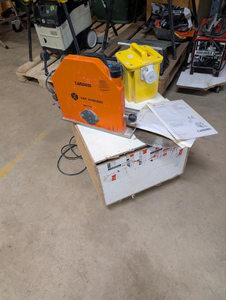 Muurzaag machine van voorden, Ophalen, Gebruikt, Van voorden, .