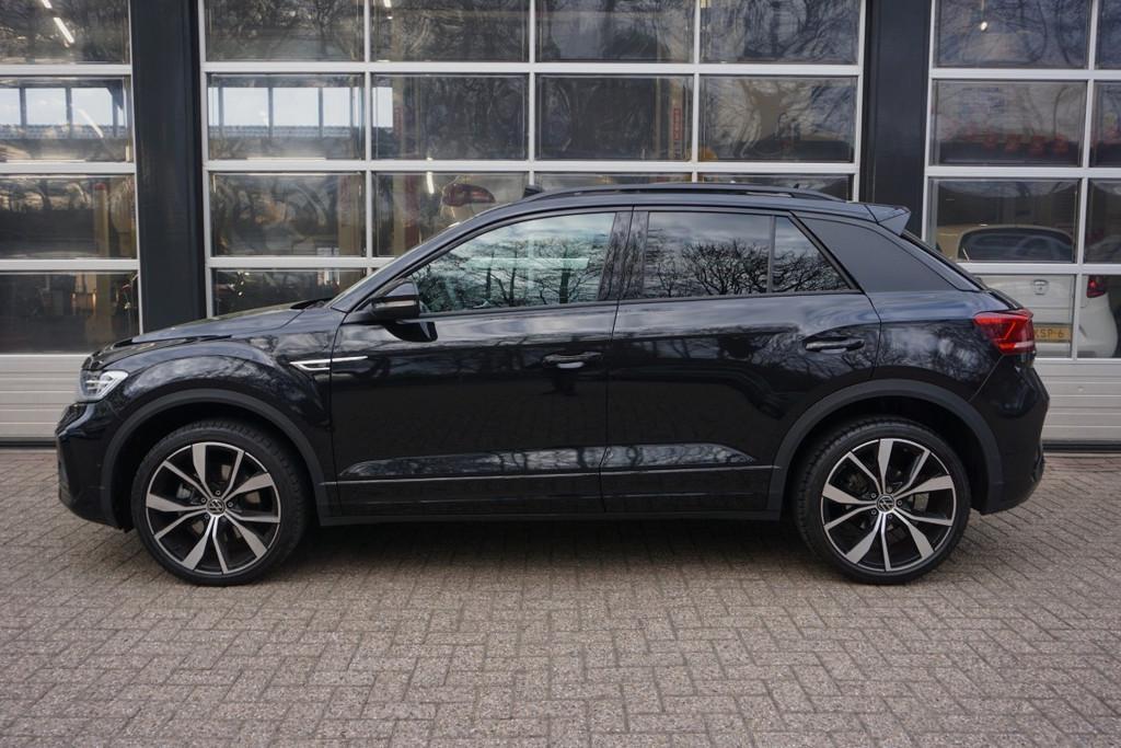 Volkswagen T-Roc 1.5 TSI R-Line Black Style Panodak/19 Inch, Auto's, Volkswagen, 4 cilinders, 150 pk, Leder en Stof, Zwart