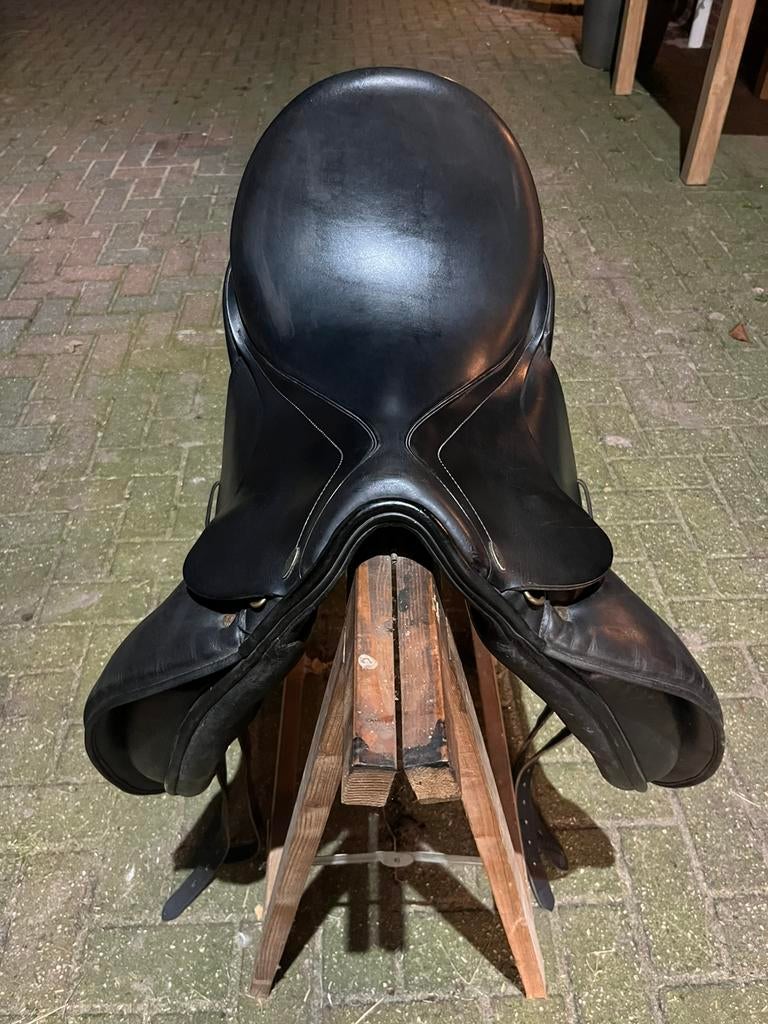 Dressuurzadel Kentaur Medea 18 inch, Dieren en Toebehoren, Ophalen, Zo goed als nieuw, Dressuur