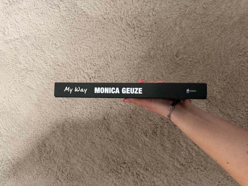 My Way - Monica Geuze, Boeken, Ophalen of Verzenden, Gelezen, Film, Tv en Media