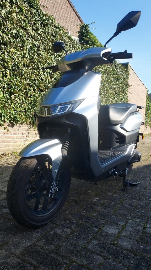 Elektrische scooter, Fietsen en Brommers, Ophalen, Zo goed als nieuw, Elektrisch