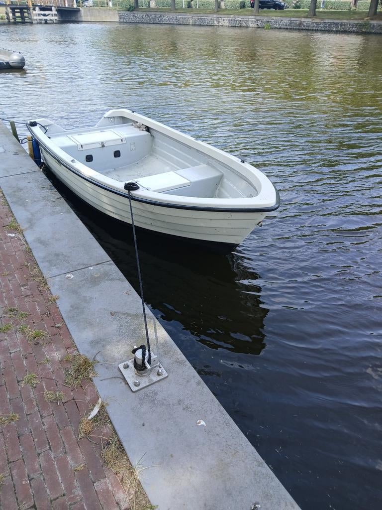 Boot met motor en trailer., Watersport en Boten, Ophalen, Zo goed als nieuw, Overige typen, Motorboot