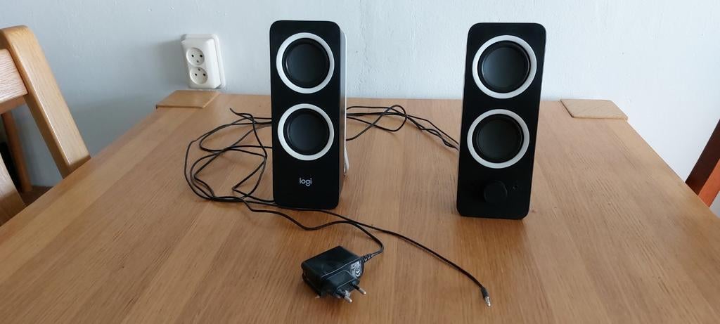 Logitech Z200 speakers, Computers en Software, Pc speakers, Ophalen, Zo goed als nieuw, Audiokanaal 2, Logitech G