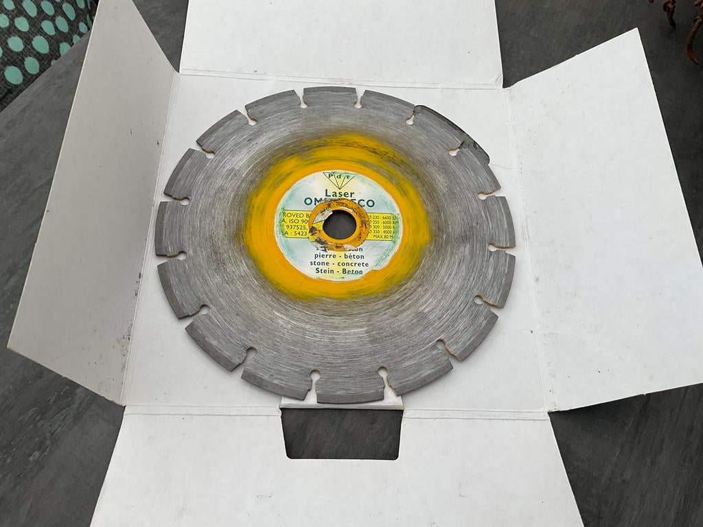 Steenschijf., Ophalen, Zo goed als nieuw, Minder dan 700 watt, Haakse handslijpmachine