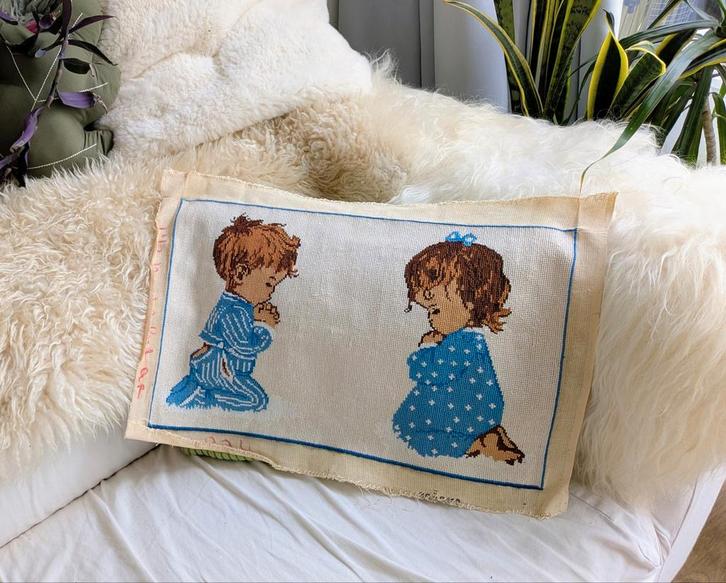 Groot oud kruissteek borduurwerk- "Ik ga slapen, ik ben moe", Kinderen en Baby's, Kinderkamer | Inrichting en Decoratie, Zo goed als nieuw