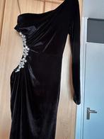 Zwarte fluwelen jurk met strass, maat S, Zwart, Ophalen of Verzenden, Zo goed als nieuw, Maat 36 (S)