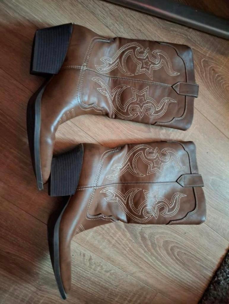 Leuke laarsjes Maat 39 pull & bear, Kleding | Dames, Ophalen of Verzenden