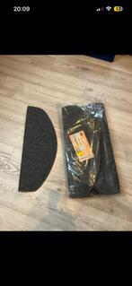 2 nieuwe pakken trapmatten grijs, Minder dan 50 cm, 50 tot 100 cm, Nieuw, Ophalen of Verzenden