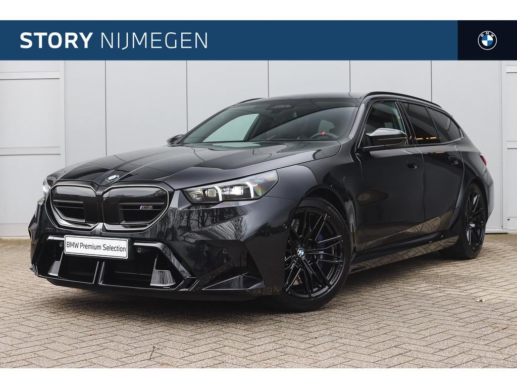 BMW M5 Touring Automaat / M Drive Professional / Trekhaak /, Auto's, Gebruikt, 4395 cc, Zwart, Vierwielaandrijving