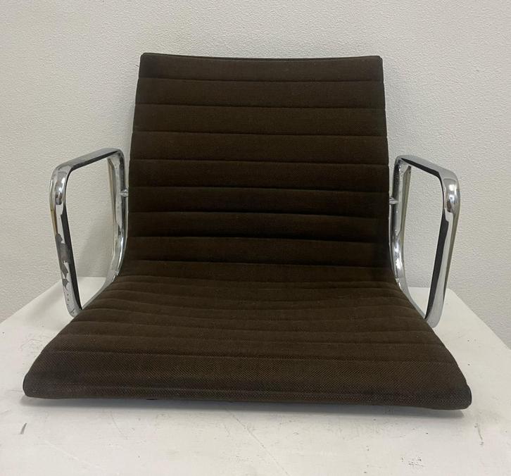 Eames bureaustoel, Huis en Inrichting, Bureaustoelen, Gebruikt, Bureaustoel, Bruin, Ophalen