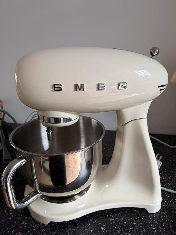 Smeg keukenmachine, Witgoed en Apparatuur, Keukenmixers, Zo goed als nieuw, 4 liter of meer, 3 snelheden of meer, Ophalen