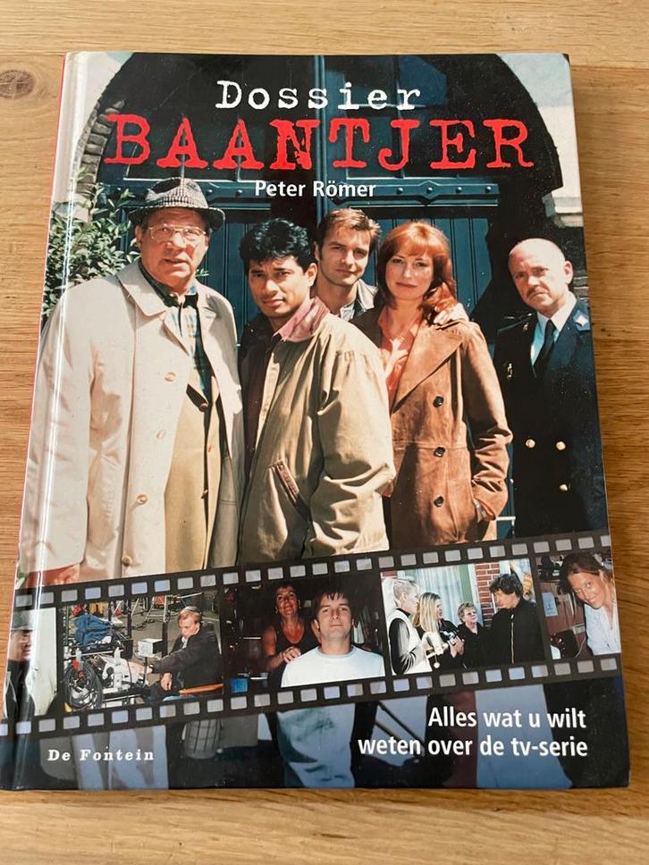 Dossier Baantjer - Peter Römer, Boeken, Film, Tv en Media, Gelezen, Tv-serie, Ophalen of Verzenden