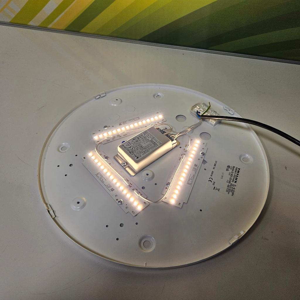 Plafonierre lamp TRILUX Mondia opbouw led lamp, Ophalen, Gebruikt, Minder dan 50 cm