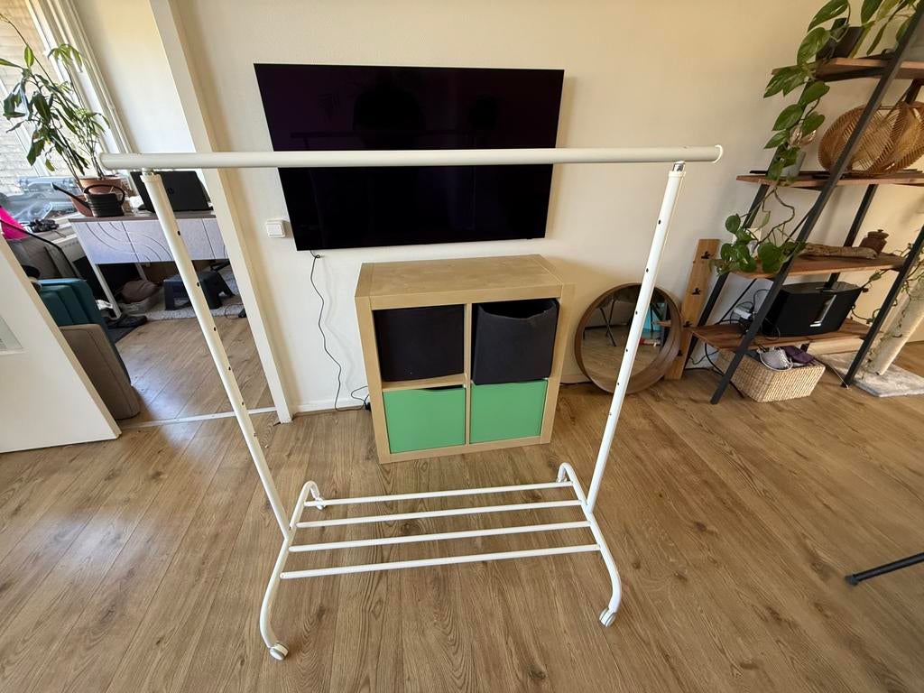 IKEA Rigga kledingrek, Ophalen, Zo goed als nieuw