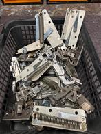 Diverse scharnieren en beslag voor meubels en deuren, Ophalen of Verzenden, Gebruikt, IJzer, Scharnier