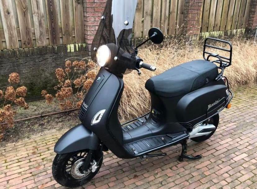 Berini scooter mat zwart, zwarte valbescherming, scherm tint, Fietsen en Brommers, Gebruikt, Elektrisch, Ophalen, Overige merken