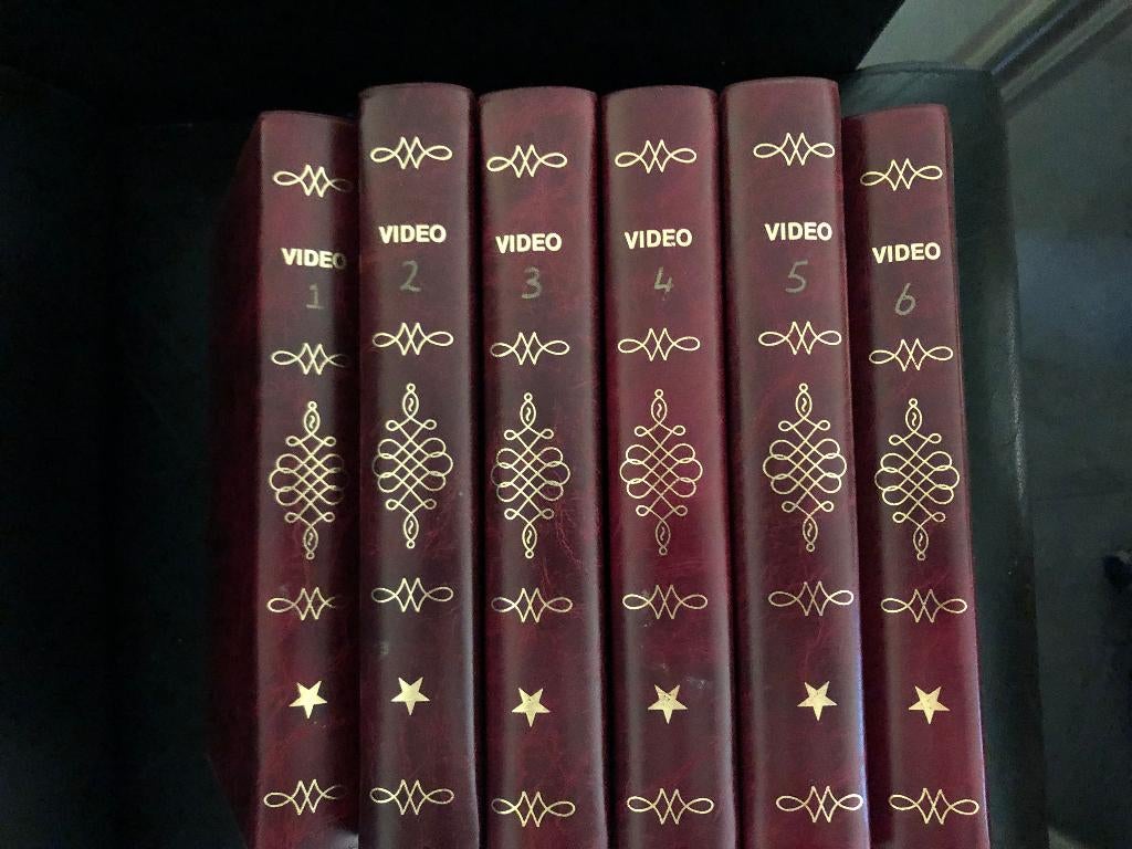 Zes hoezen voor videobanden., Ophalen of Verzenden, Gebruikt