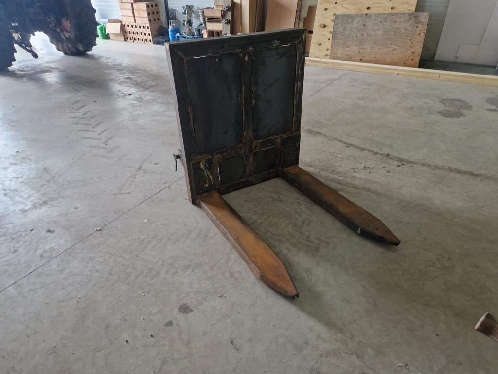 Palletdrager 2000 kilo, Ophalen