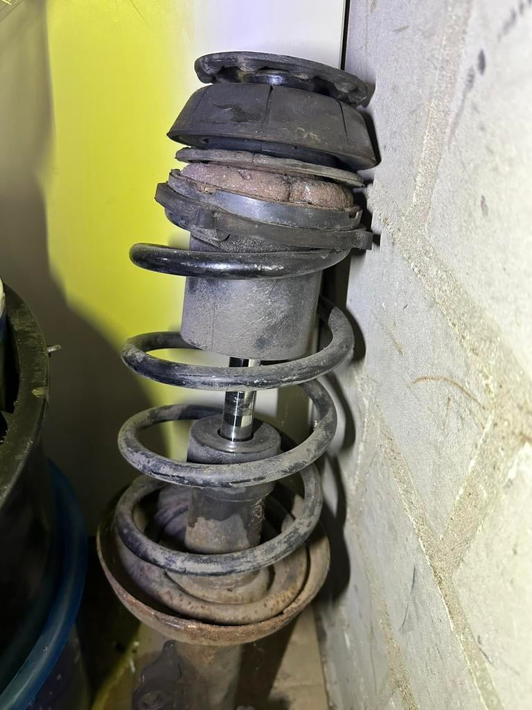 Opel Vectra B Schokdemper rechtsvoor 1.6 1.8, Ophalen of Verzenden, Gebruikt, Opel