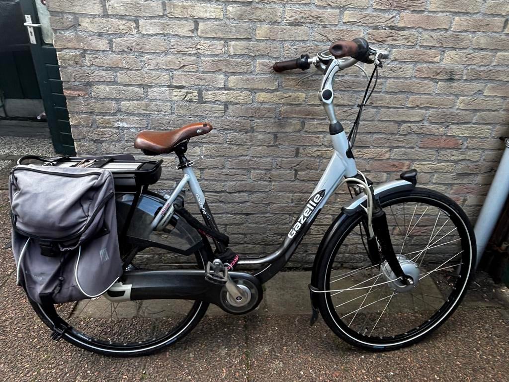 Gazelle elektrische damesfiets met defect, Fietsen en Brommers, Elektrische fietsen, Zo goed als nieuw, Gazelle, 59 cm of meer