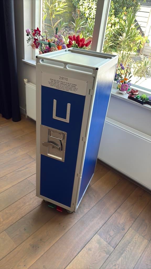 KLM vliegtuig trolley origineel in uitstekende nieuw staat!, Ophalen, Zo goed als nieuw, Overige typen