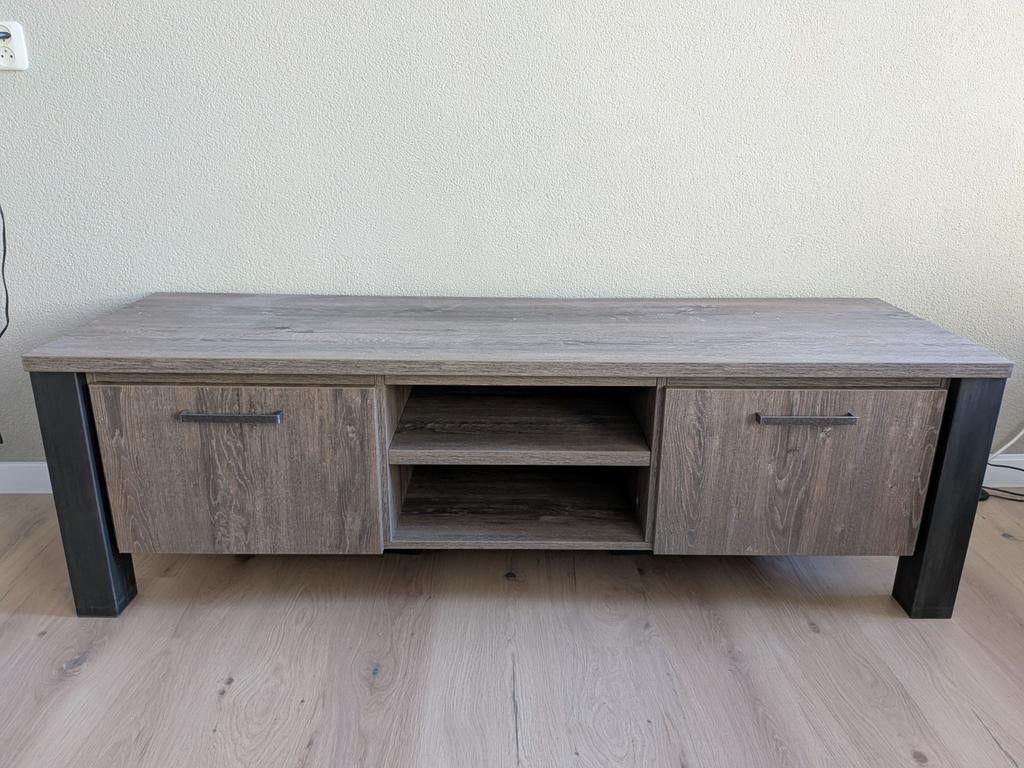 Tv-meubel - gratis afhalen ivm verhuizing, Gebruikt, 150 tot 200 cm, Minder dan 100 cm, Industrieel