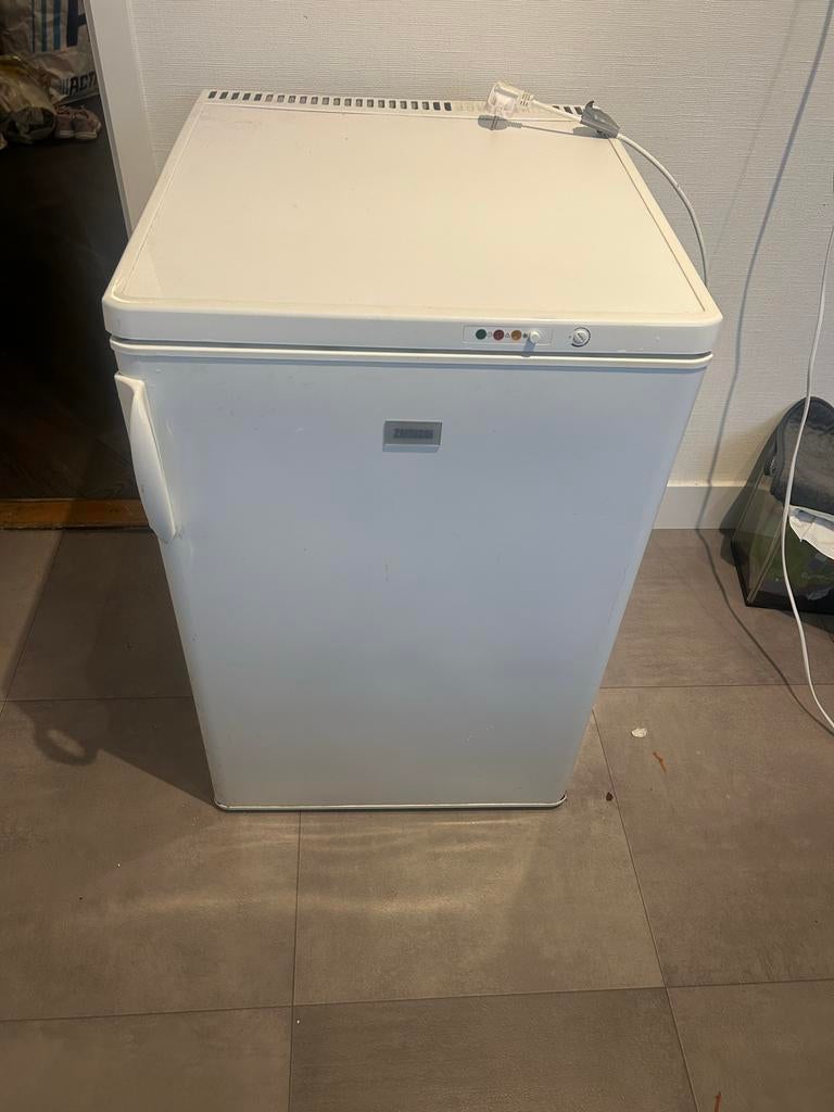 Zanussi ZFT710W Vriezer - Compact en Efficiënt, Witgoed en Apparatuur, Vriezers en Diepvrieskisten, Zo goed als nieuw, Vrijstaand