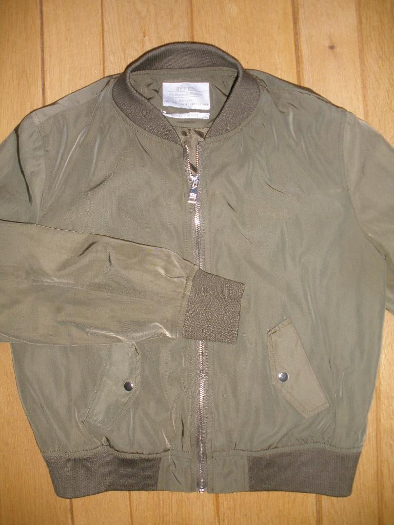 BERSHKA bomber jack jas groen maat 164, Meisje, Ophalen of Verzenden, Zo goed als nieuw, Bershka