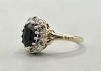 Gouden Vintage ring edelsteen saffier en diamant. 2026/161.