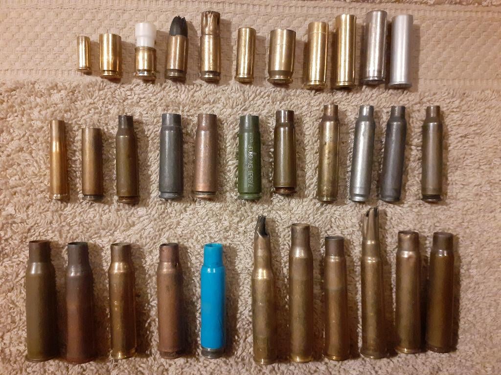 Collectie 33 verschillende hulzen (ONKLAAR), Verzamelen, Ophalen of Verzenden, Landmacht, Overige gebieden, Hulzen of Bodemvondsten