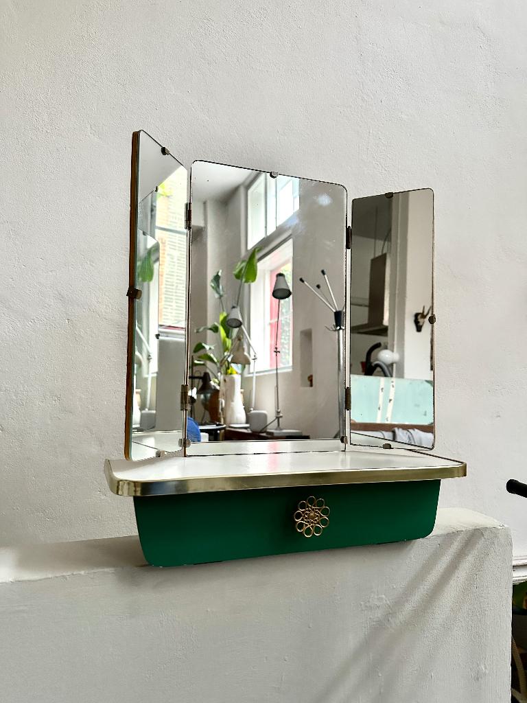 Brocante, antiek, vintage wandspiegel met klepje en planchet, Antiek en Kunst, Ophalen