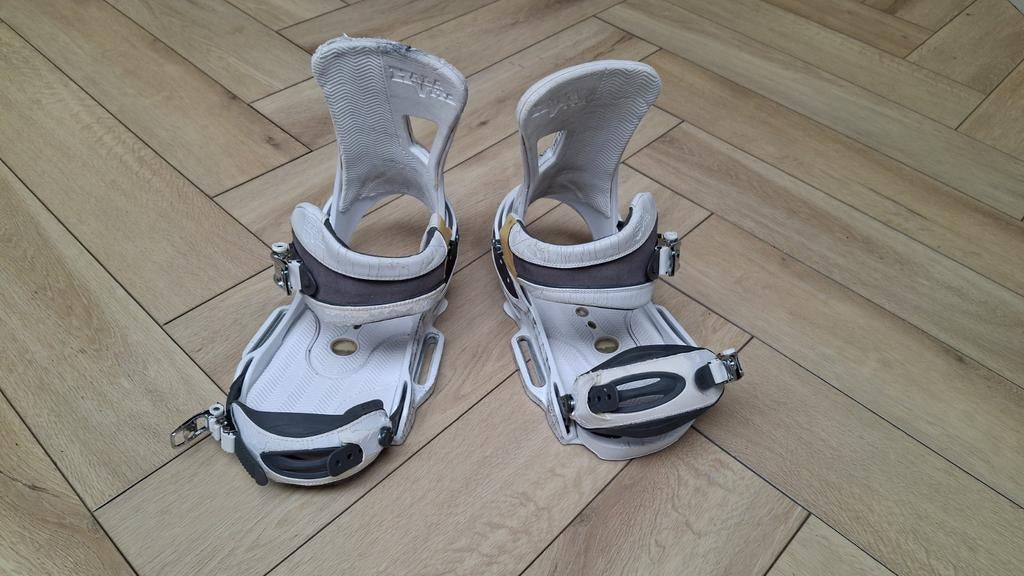 Burton Malavida snowboardbindingen wit maat 42-45, Sport en Fitness, Snowboarden, Ophalen of Verzenden