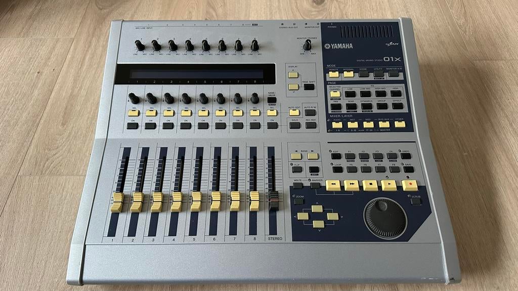 Yamaha 01X, Muziek en Instrumenten, Mengpanelen, Ophalen of Verzenden, Gebruikt, 5 tot 10 kanalen, Microfooningang