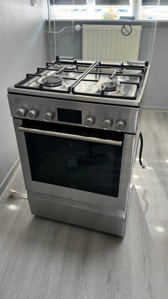 Gasfornuis, Witgoed en Apparatuur, Fornuizen, Ophalen, 4 kookzones, Zo goed als nieuw, Gas