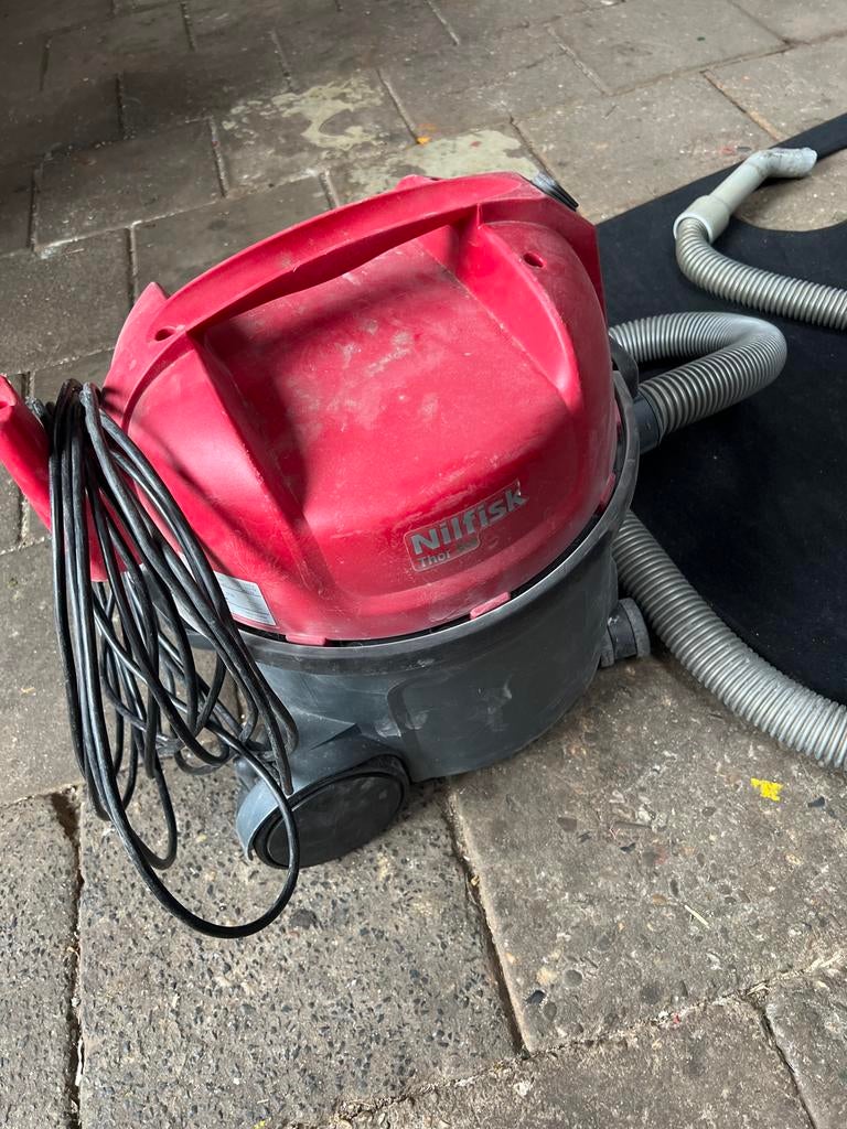 Nilfisk GD111 stofzuiger, Stofzak, Gebruikt, Stofzuiger, Ophalen of Verzenden