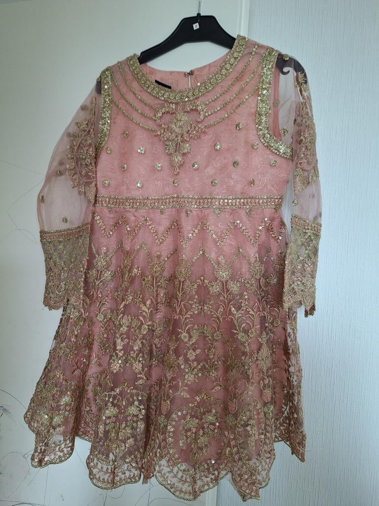 Prachtige roze kleding set, Ophalen of Verzenden, Nieuw, Maat 134