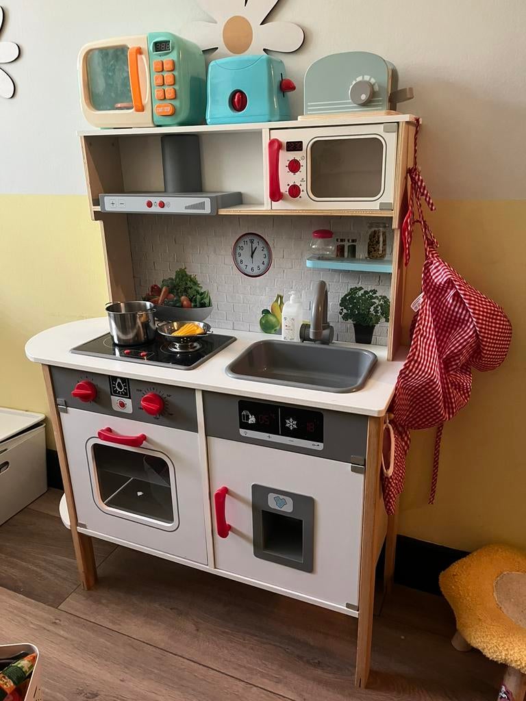 Speelkeuken met geluid en licht en alle keuken behoren, Ophalen, Zo goed als nieuw