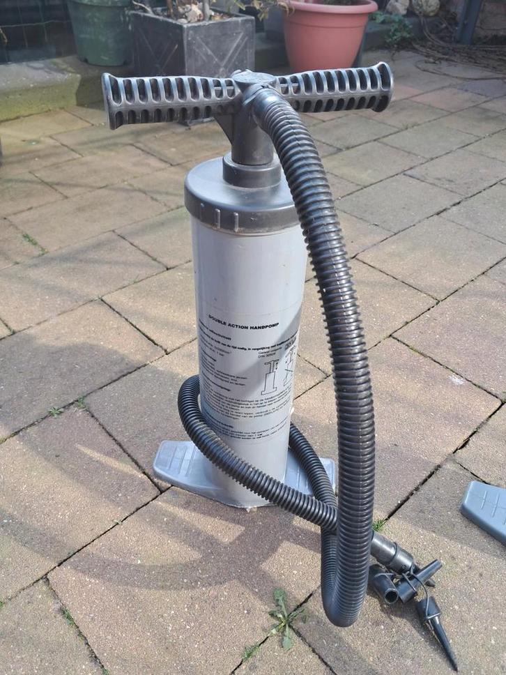 Double Action Handpomp - Ideaal voor opblaasartikelen, Caravans en Kamperen, Luchtpompen, Ophalen of Verzenden