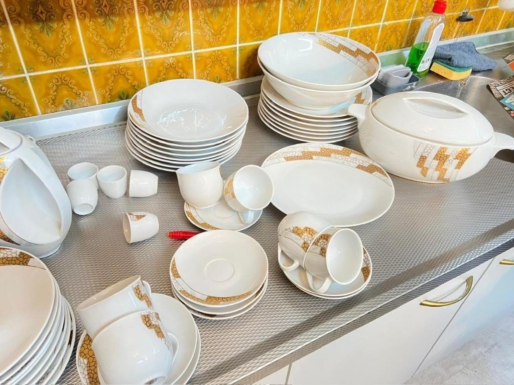 Porseleinen servies set van Bohemia met bladgoudaccent, Huis en Inrichting, Keuken | Servies, Ophalen of Verzenden, Zo goed als nieuw