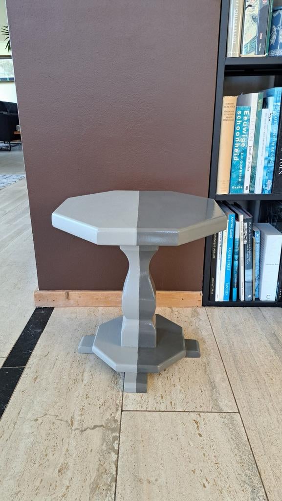 Unieke achthoekige bijzettafel - grijs/antraciet, 45 tot 60 cm, Minder dan 55 cm, Gebruikt, Modern, Speels