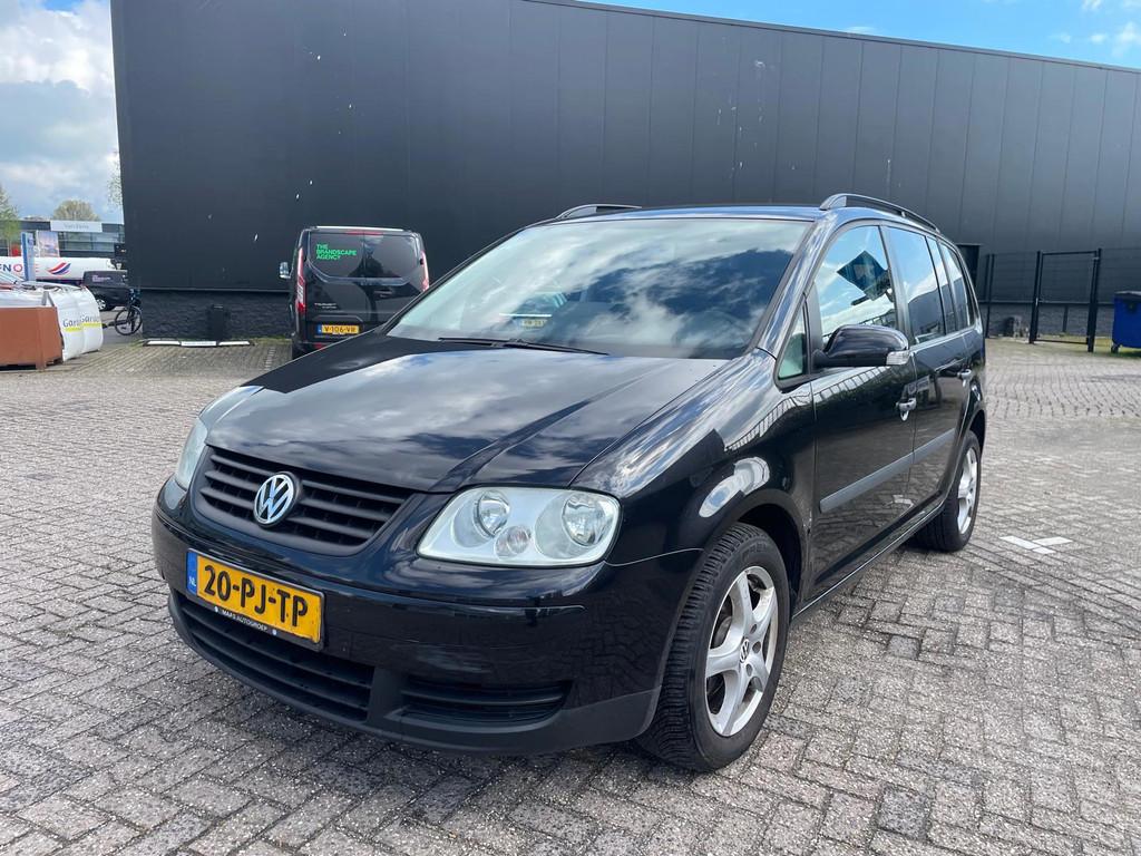Volkswagen Touran 1.6-16V FSI Turijn Airco Cruise Control tr, Auto's, Stof, Gebruikt, 4 cilinders, Zwart