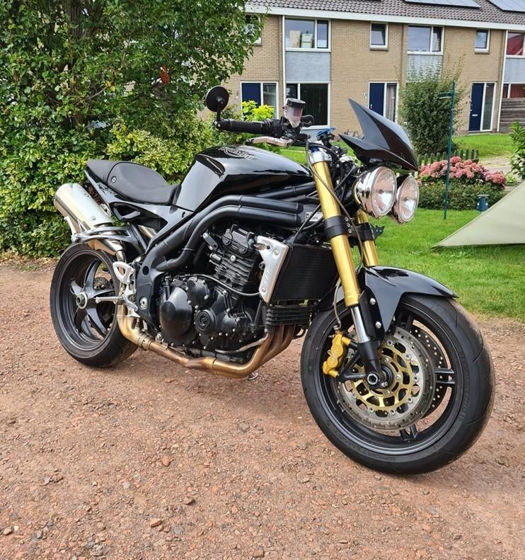 Triumph Speed Triple 1050  Black Edition